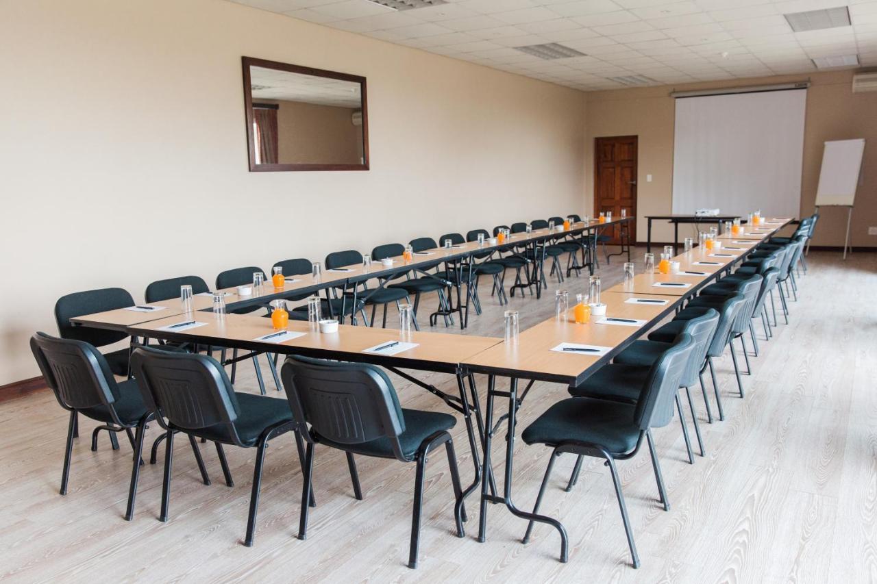 Umthunzi Hotel And Conference Umtentweni Екстериор снимка