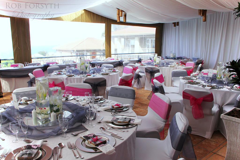 Umthunzi Hotel And Conference Umtentweni Екстериор снимка