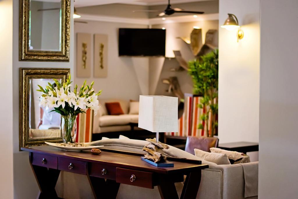 Umthunzi Hotel And Conference Umtentweni Екстериор снимка