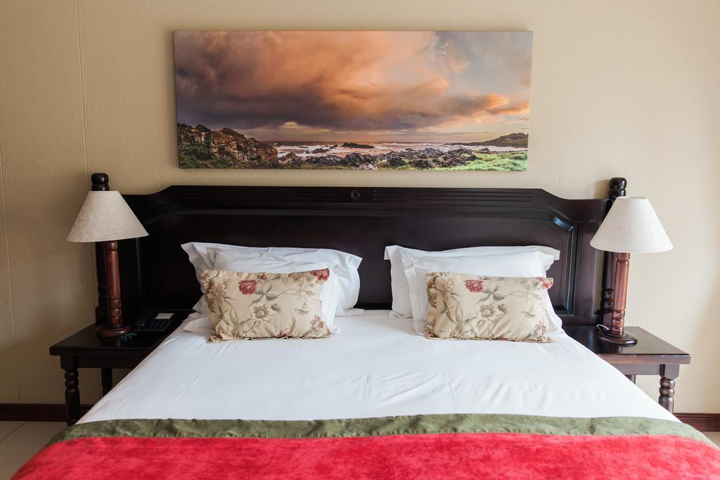 Umthunzi Hotel And Conference Umtentweni Екстериор снимка